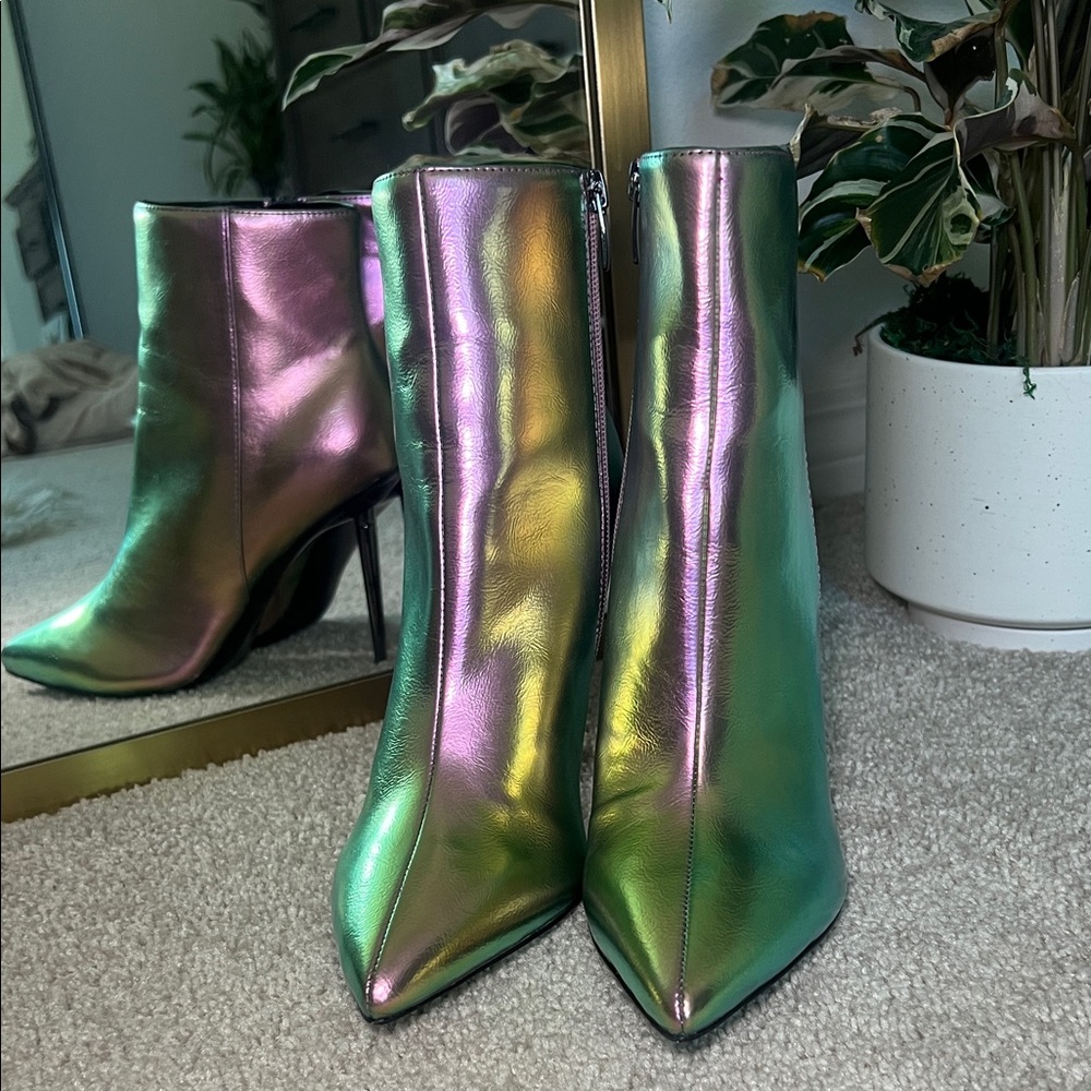 Nine West Tryin3 Iridescent Ankle Boots